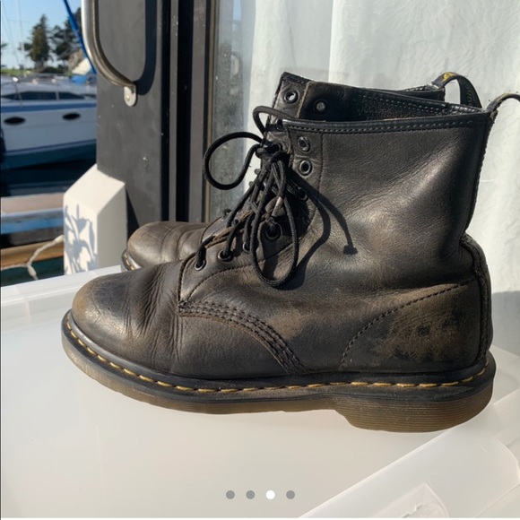 Doc Martens Classic Black Boots - Picture 3 of 4